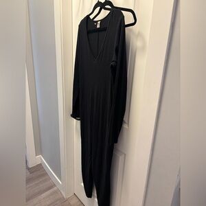 Long sleeve Black V-Neck Long Sleeve Romper